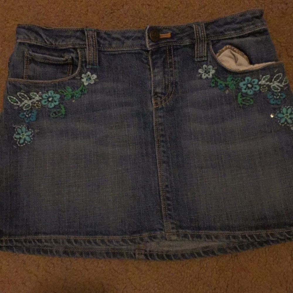 This is a skirt from gap kids